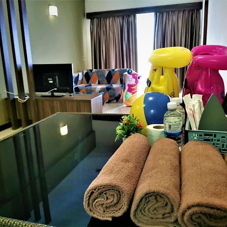 B - Lagoon Water Themepark Suite Melaka Town Zewnętrze zdjęcie
