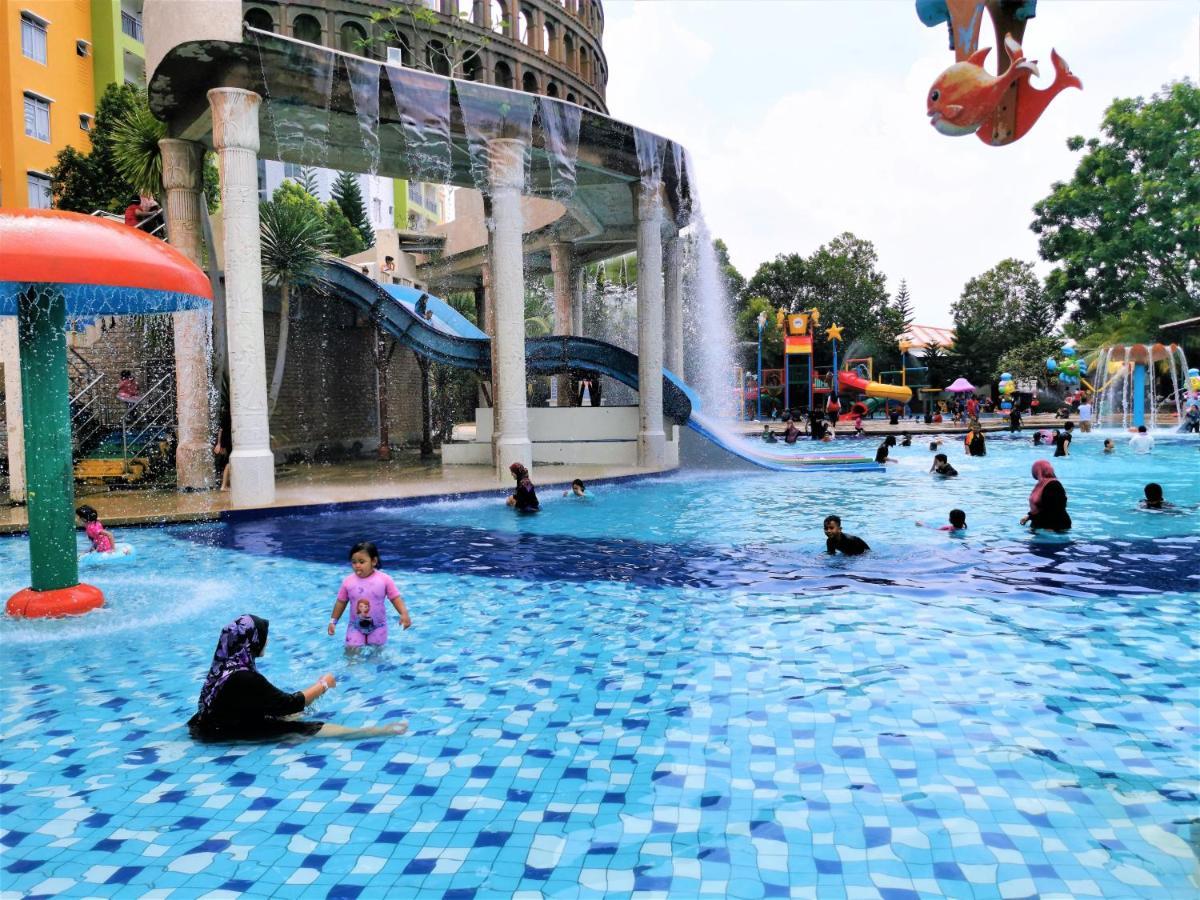 B - Lagoon Water Themepark Suite Melaka Town Zewnętrze zdjęcie