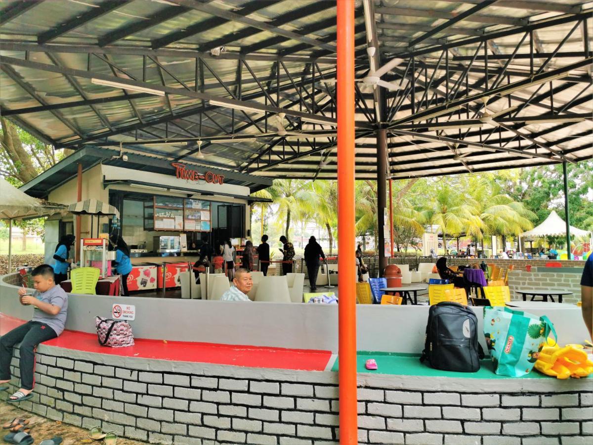 B - Lagoon Water Themepark Suite Melaka Town Zewnętrze zdjęcie