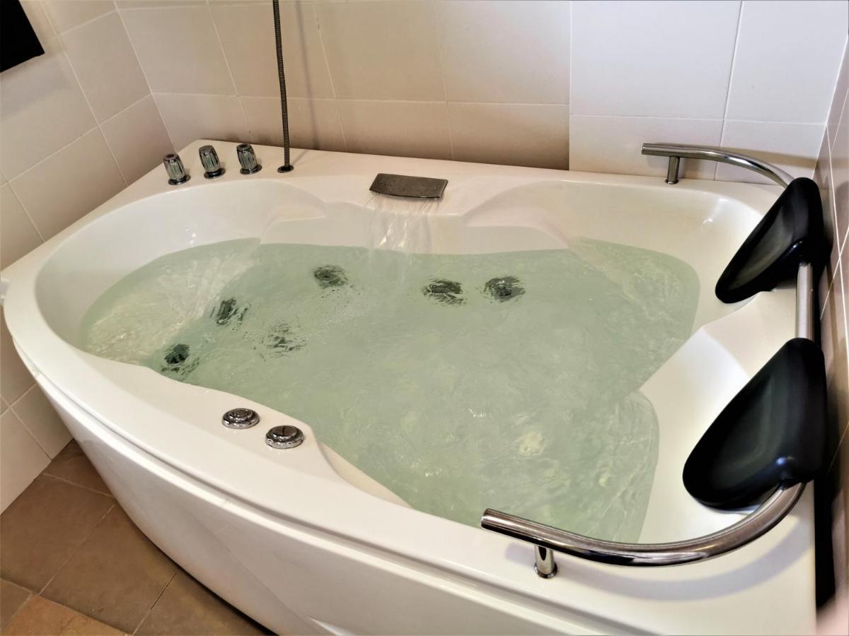 B - Lagoon Water Themepark Suite Melaka Town Zewnętrze zdjęcie